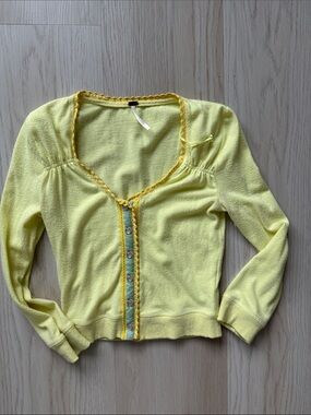 Free People cropped adorable sweater SM
